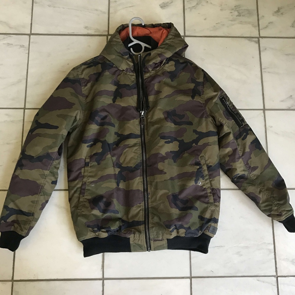 Van's OFF THE WALL camo jacket